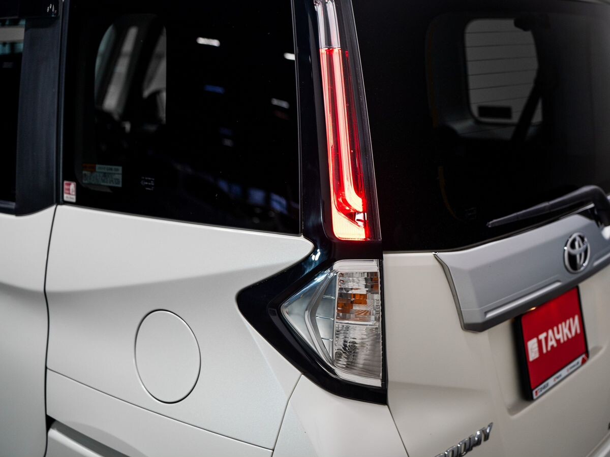 Toyota Roomy 2021 - фото автомобиля