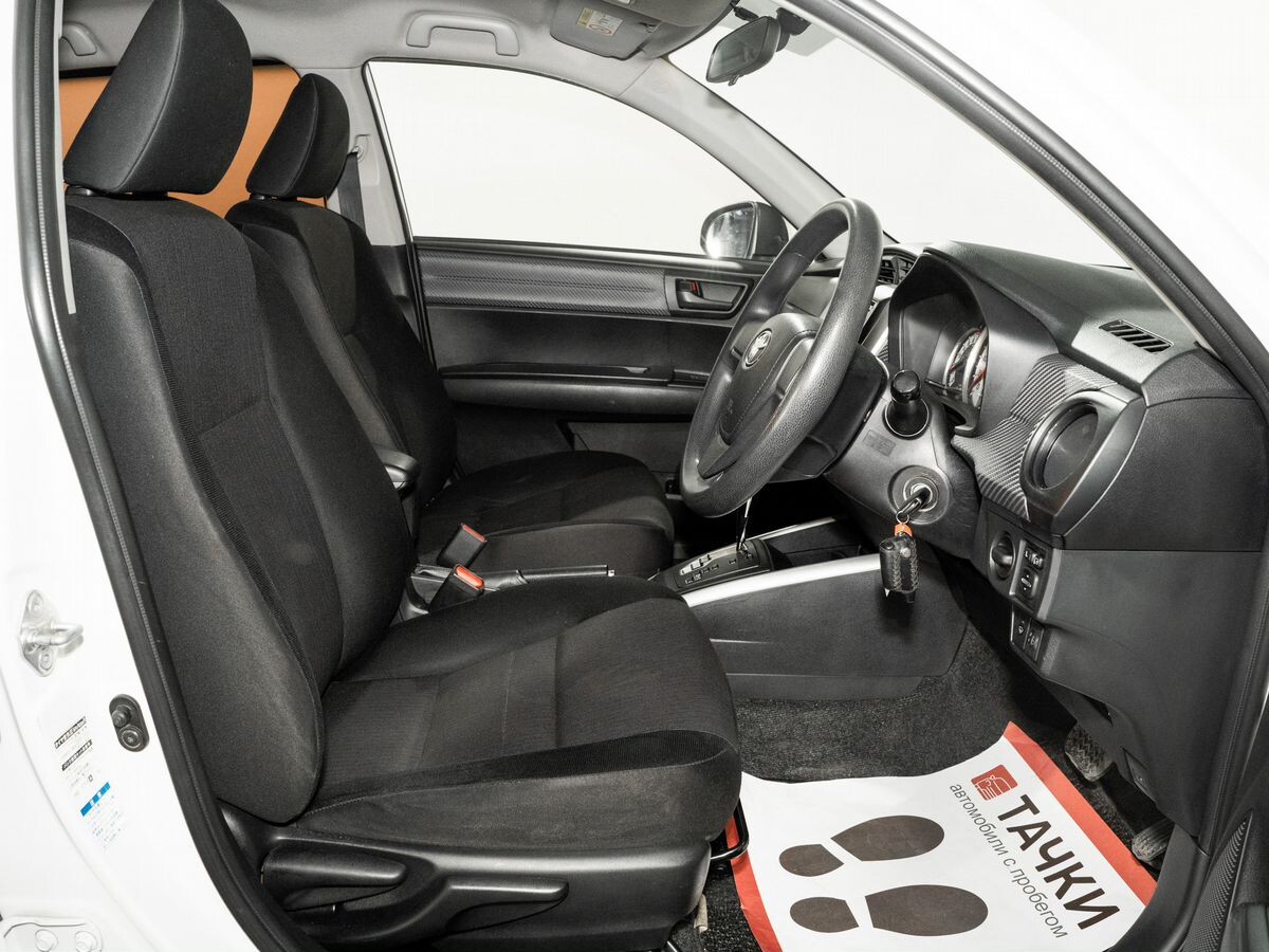 Toyota Corolla Fielder 2013 - фото автомобиля