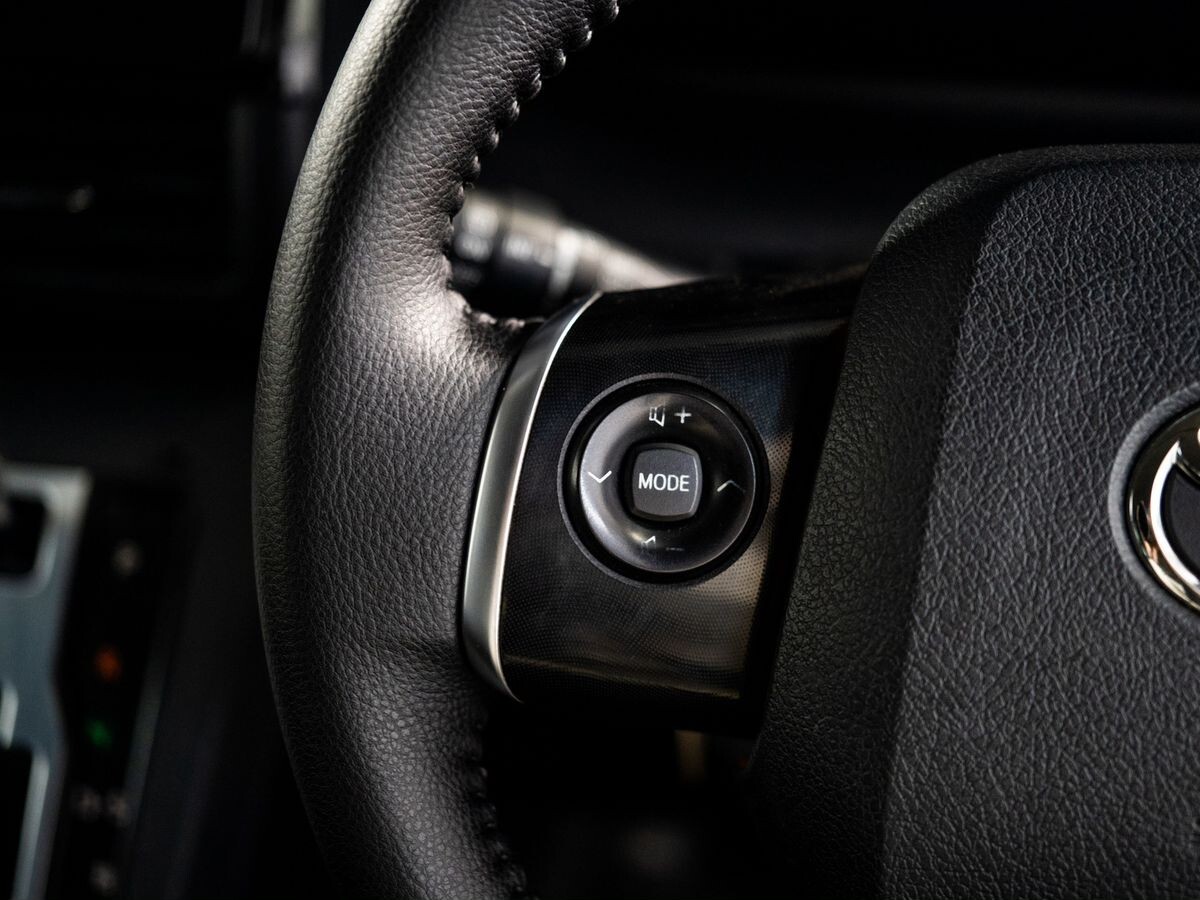Toyota Sienta 2015 - фото автомобиля