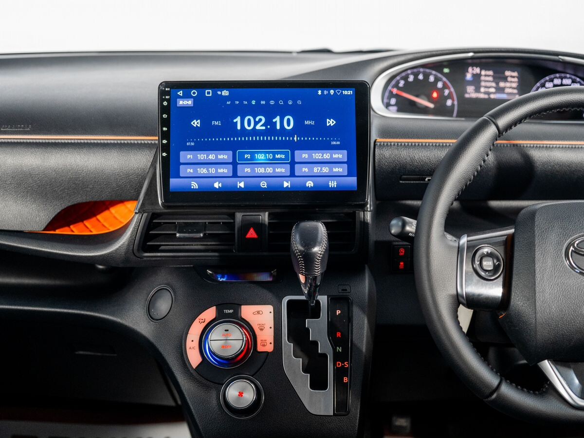 Toyota Sienta 2015 - фото автомобиля