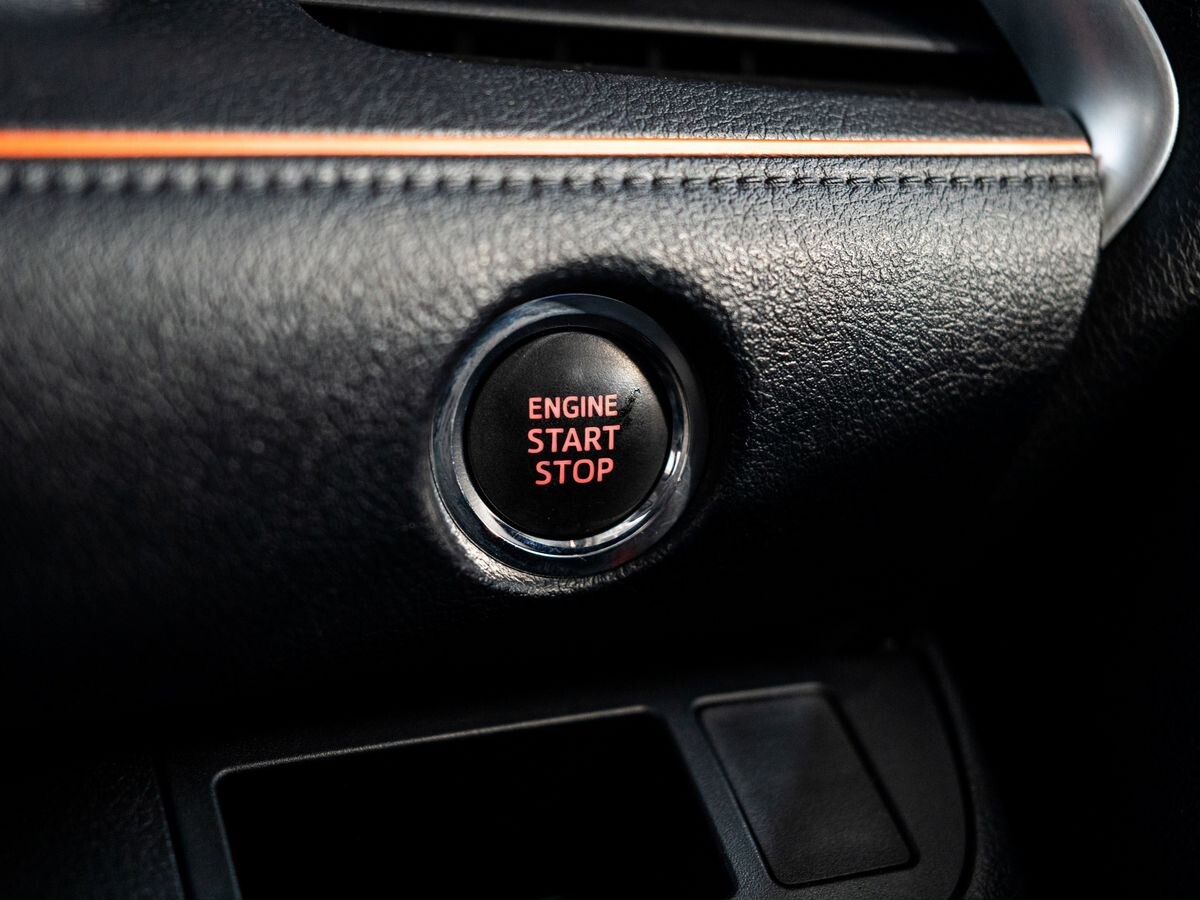 Toyota Sienta 2015 - фото автомобиля