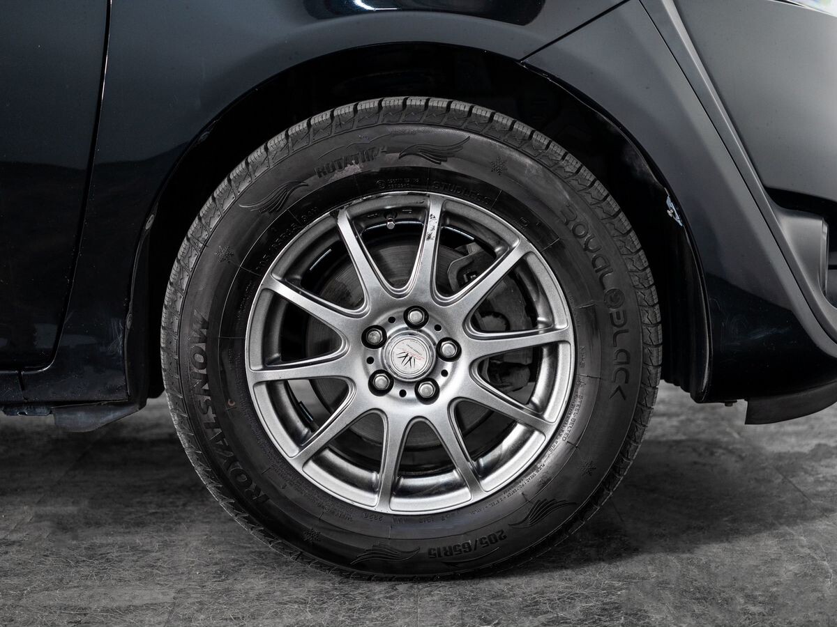 Toyota Sienta 2015 - фото автомобиля