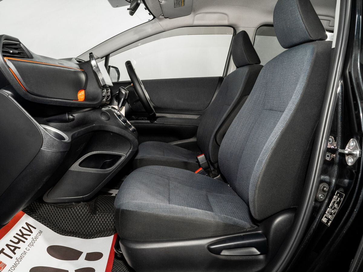 Toyota Sienta 2015 - фото автомобиля