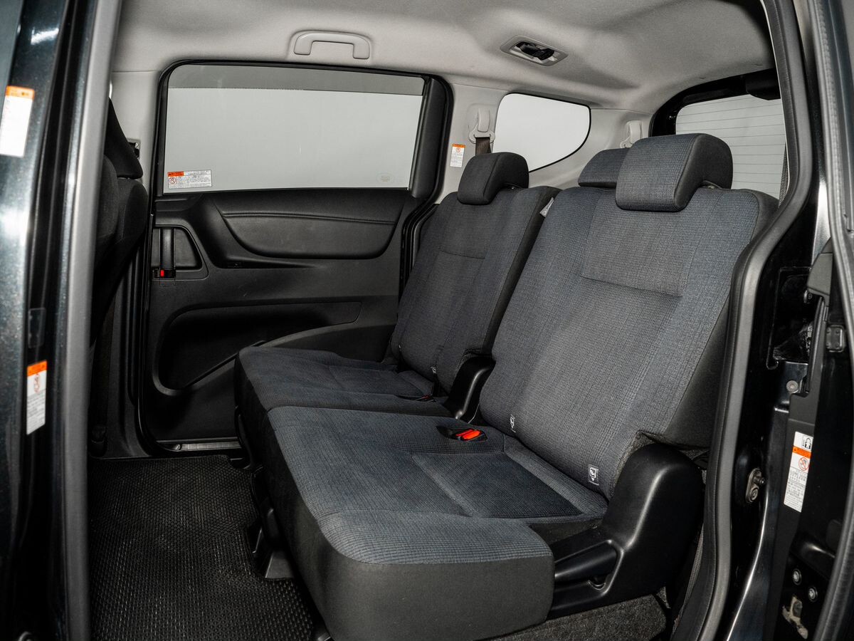 Toyota Sienta 2015 - фото автомобиля