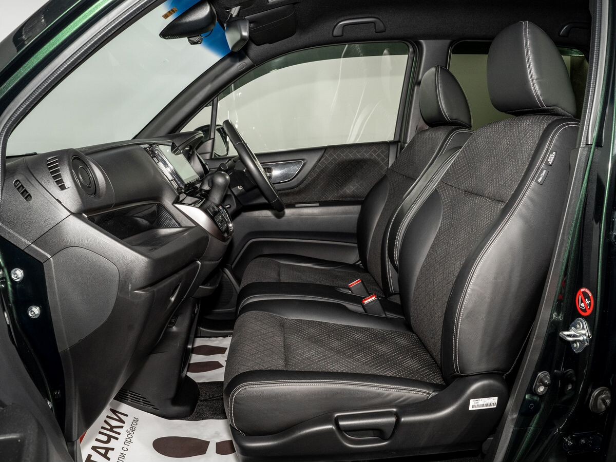 Honda N-WGN 2018 - фото автомобиля