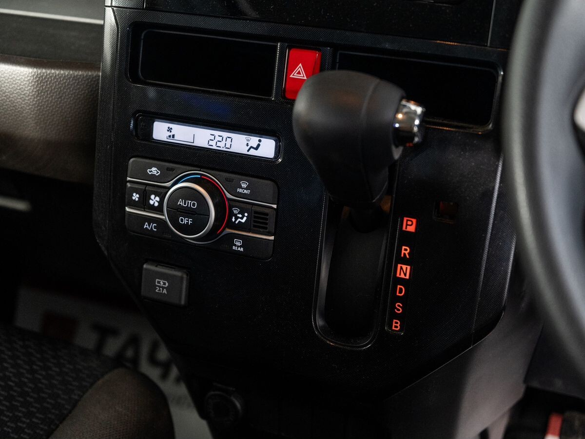 Toyota Roomy 2021 - фото автомобиля