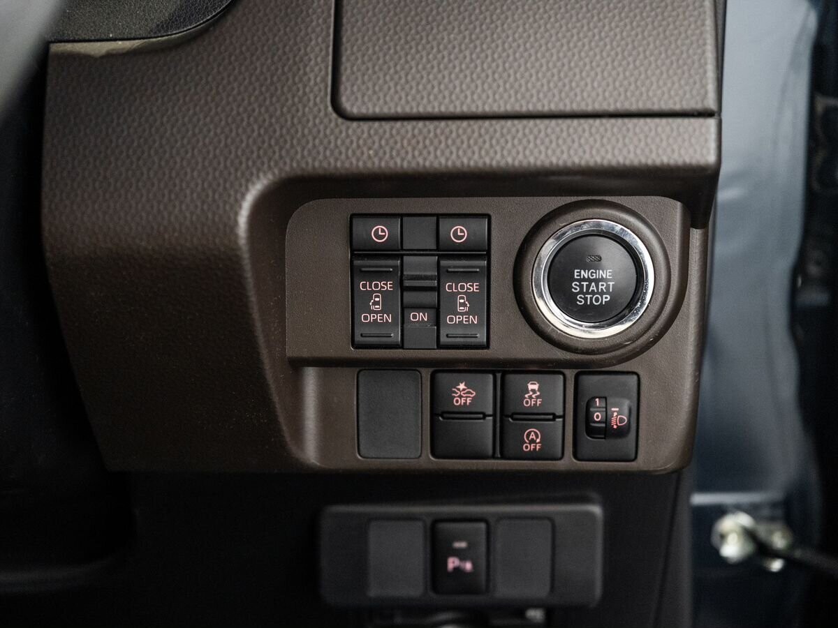 Toyota Roomy 2021 - фото автомобиля