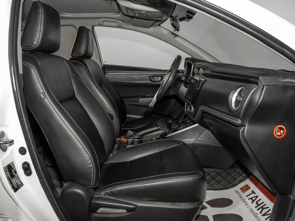 Toyota Corolla 2019 - фото автомобиля
