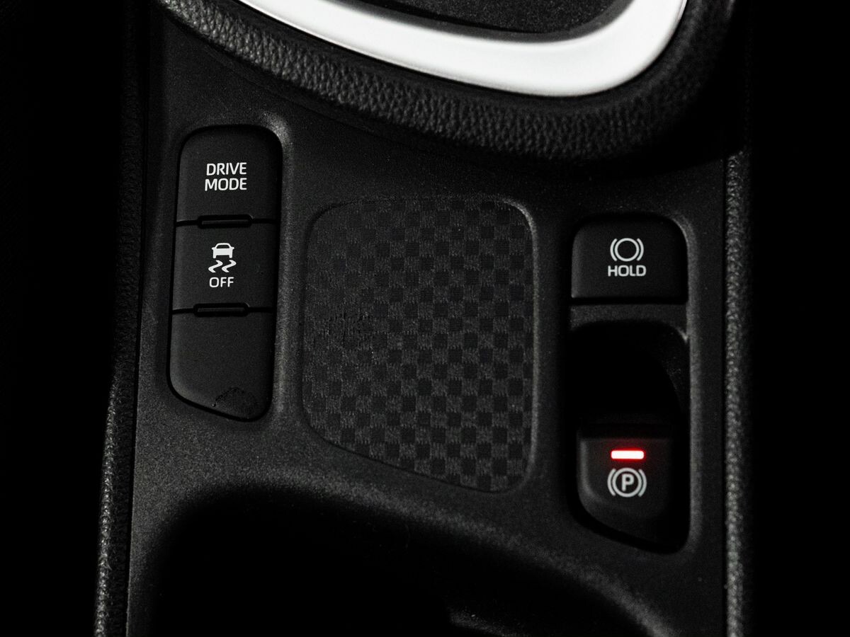 Toyota Yaris Cross 2022 - фото автомобиля