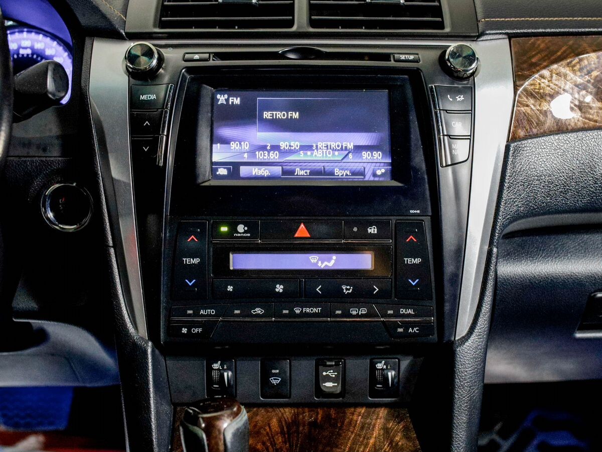 Toyota Camry 2015 - фото автомобиля