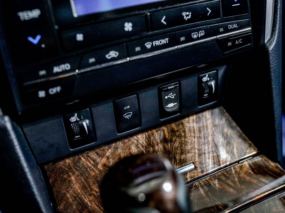 Toyota Camry 2015 - фото автомобиля