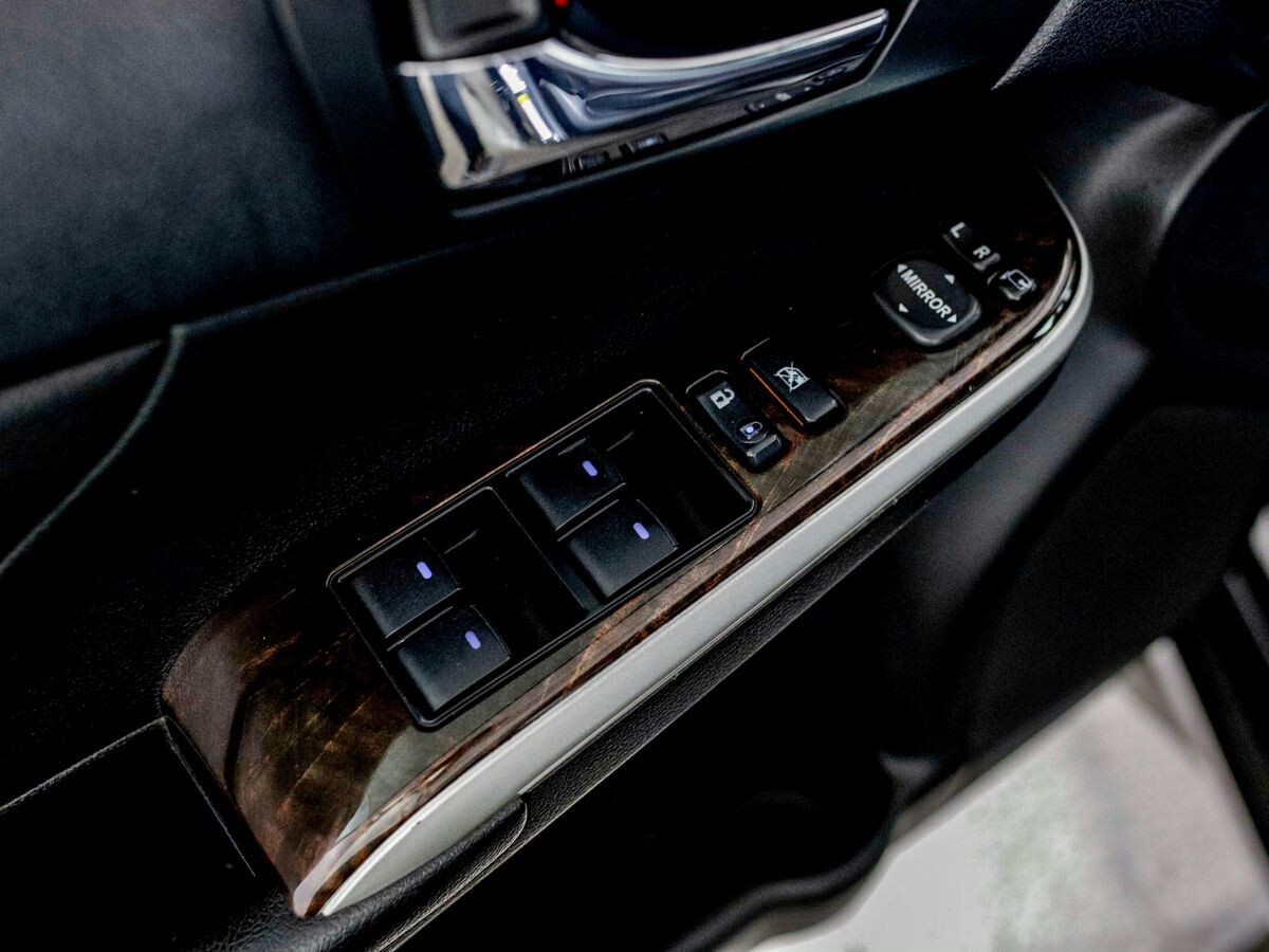 Toyota Camry 2015 - фото автомобиля