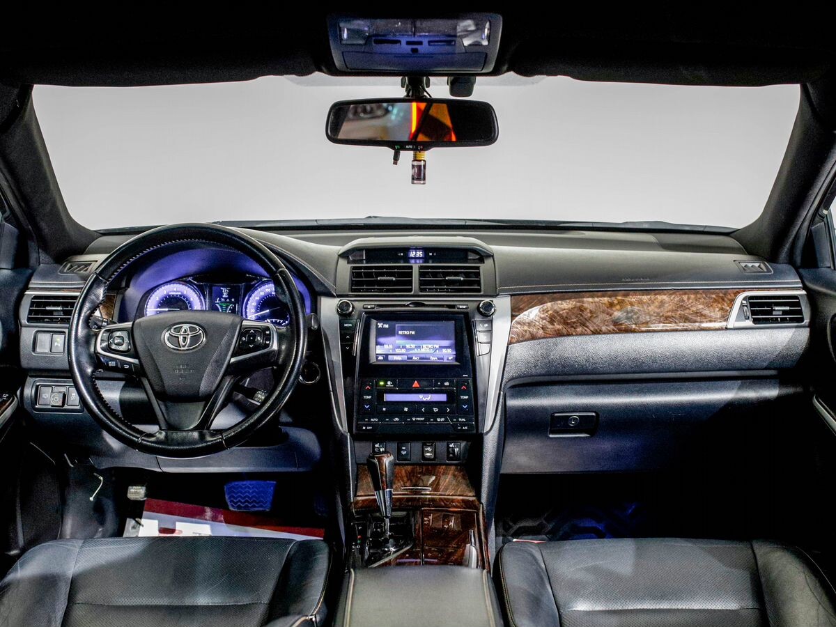 Toyota Camry 2015 - фото автомобиля