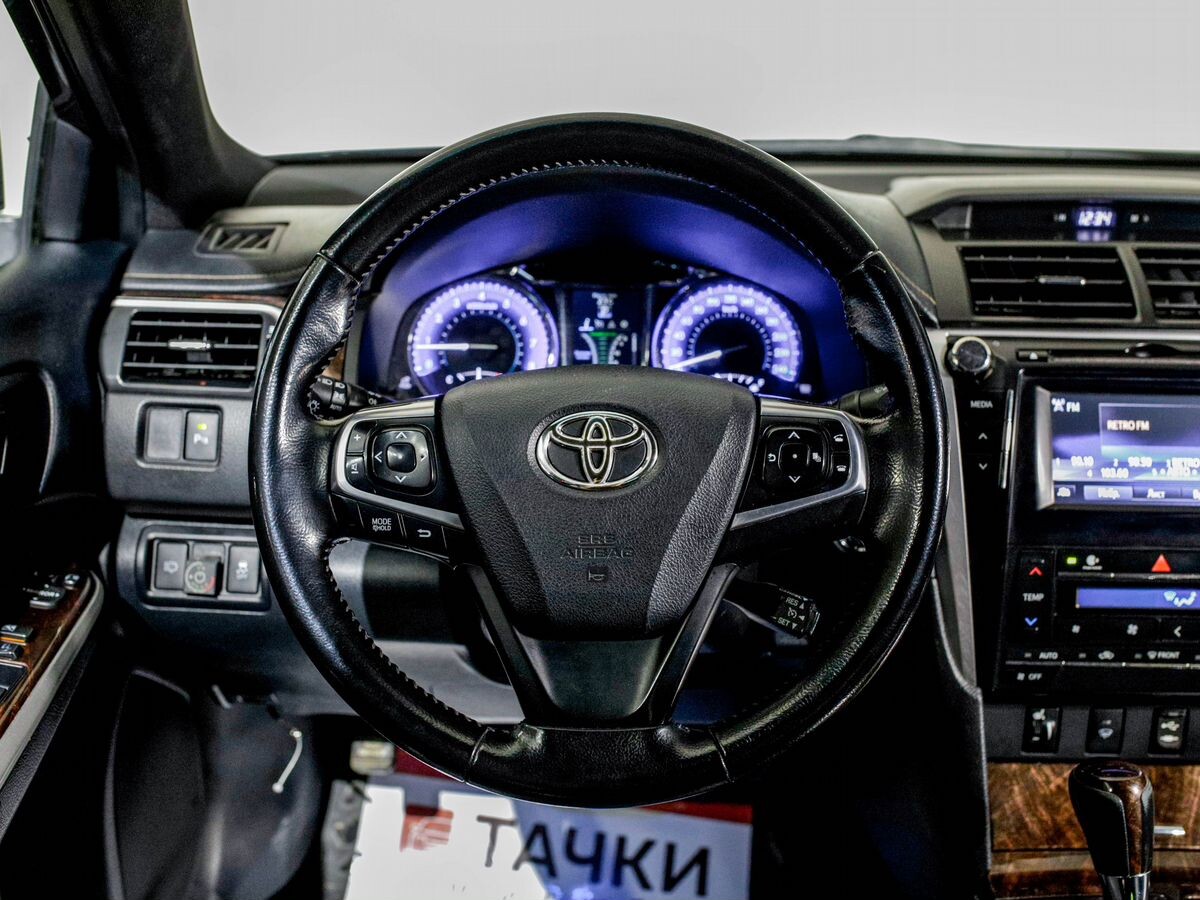Toyota Camry 2015 - фото автомобиля
