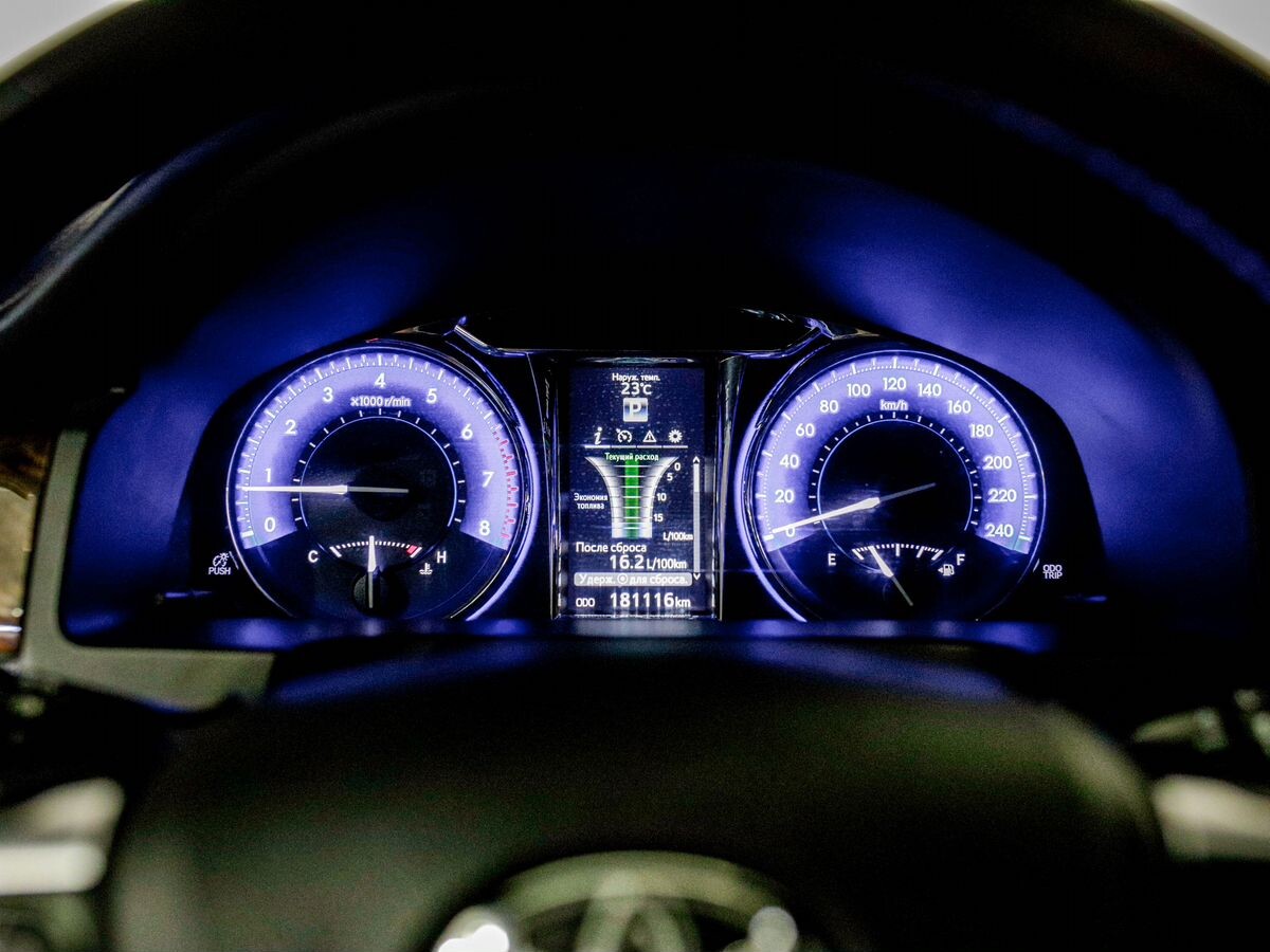 Toyota Camry 2015 - фото автомобиля