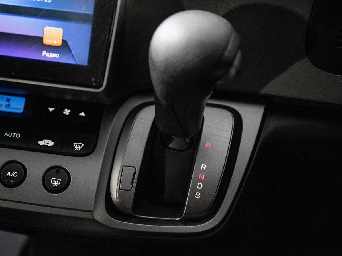 Honda Stream 2009 - фото автомобиля
