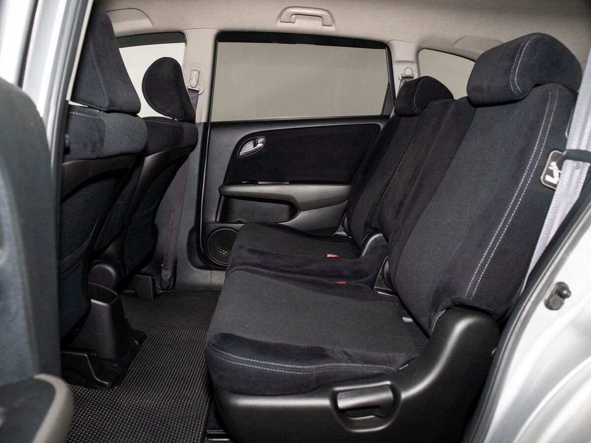Honda Stream 2009 - фото автомобиля
