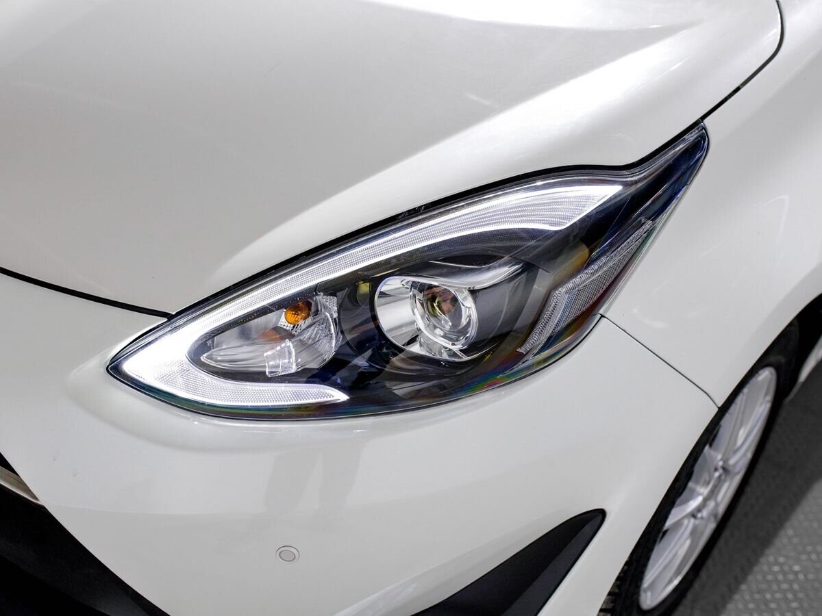 Toyota Aqua 2019 - фото автомобиля