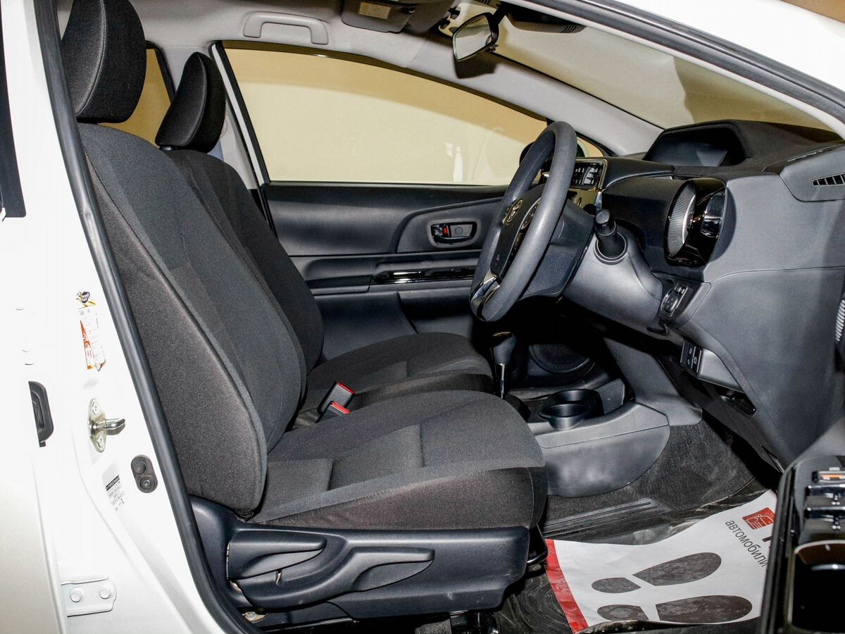 Toyota Aqua 2019 - фото автомобиля