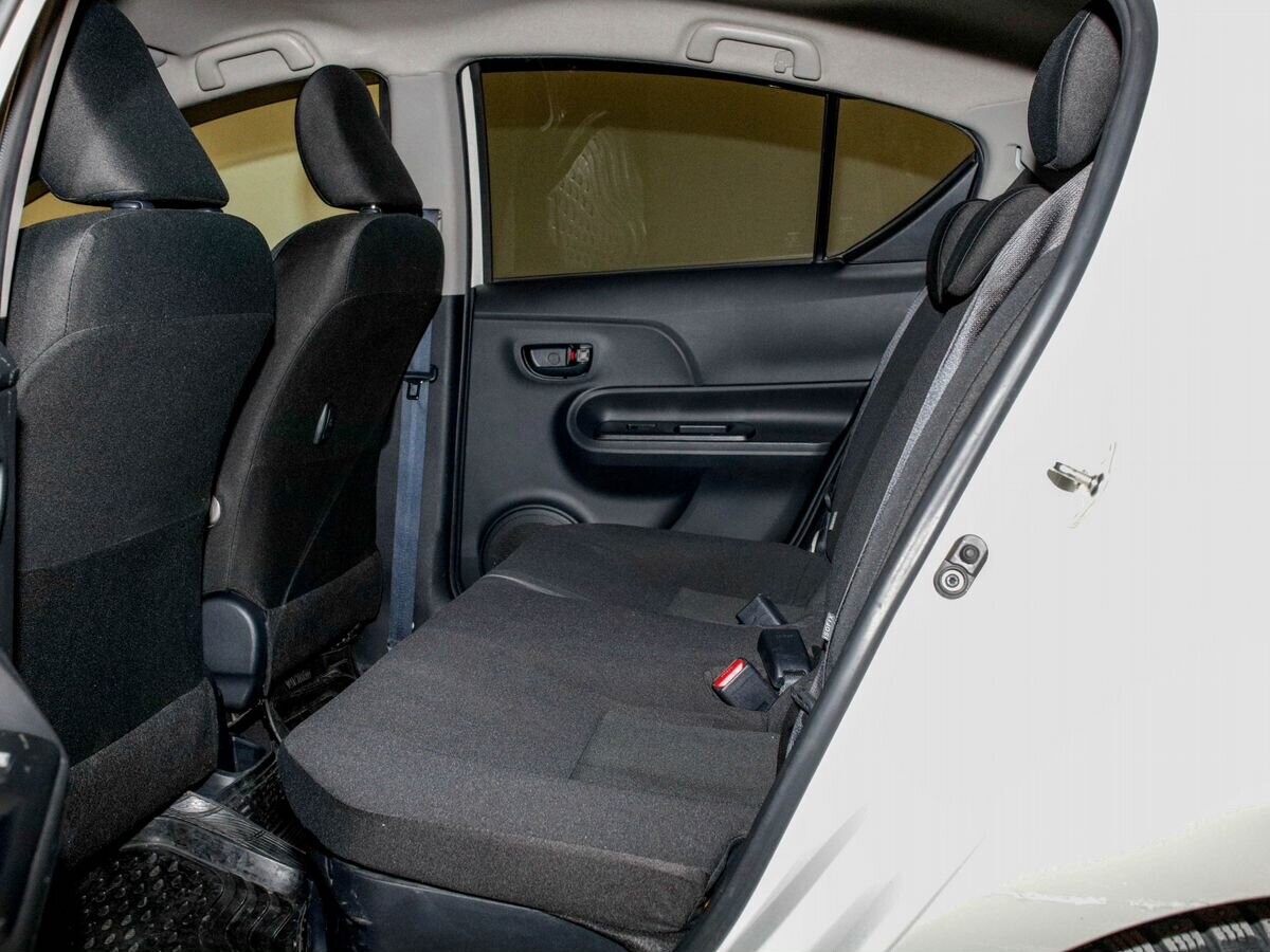 Toyota Aqua 2019 - фото автомобиля