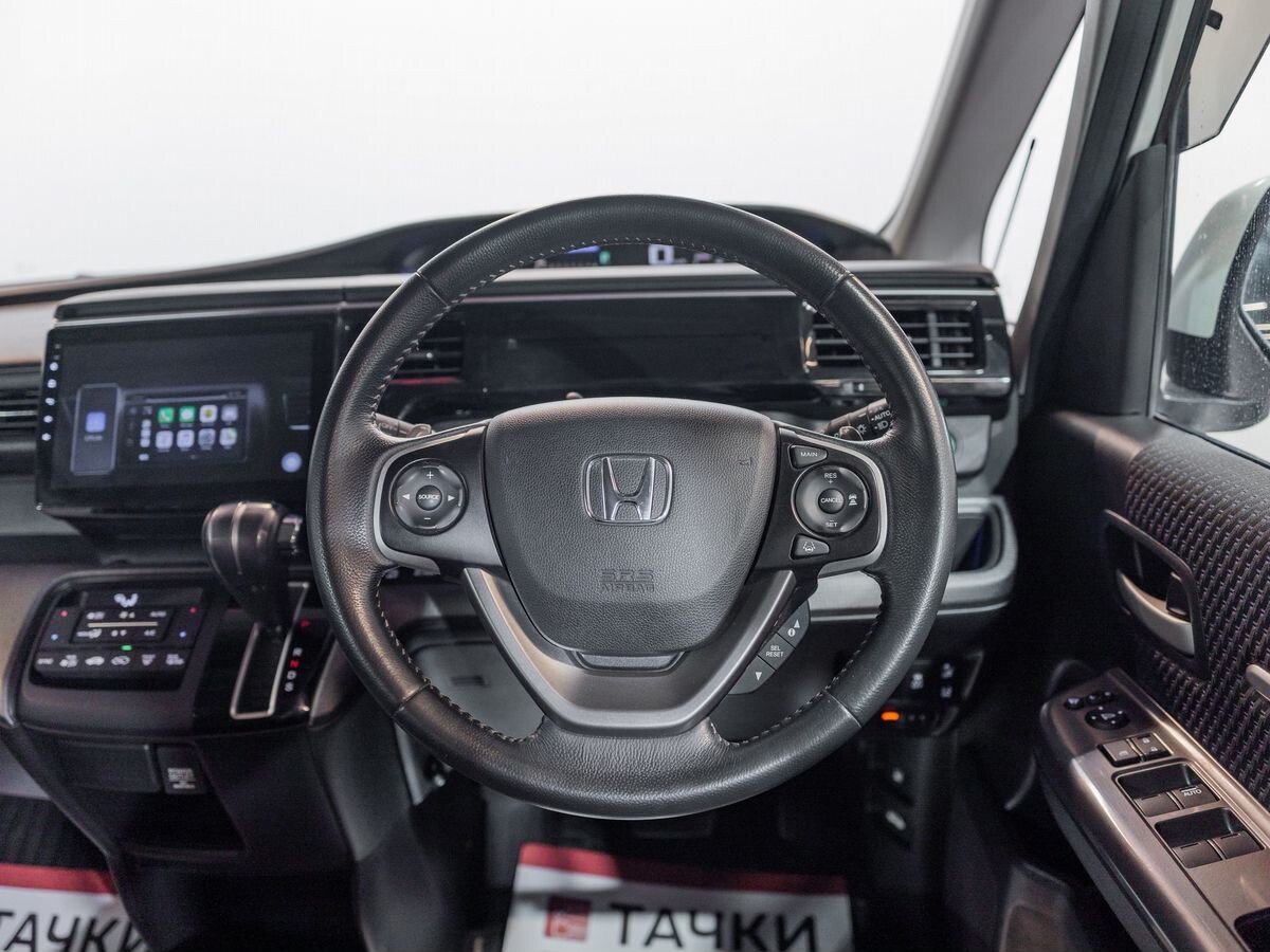 Honda Stepwgn 2016 - фото автомобиля