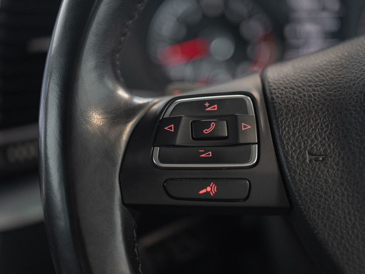 Volkswagen Sharan 2013 - фото автомобиля