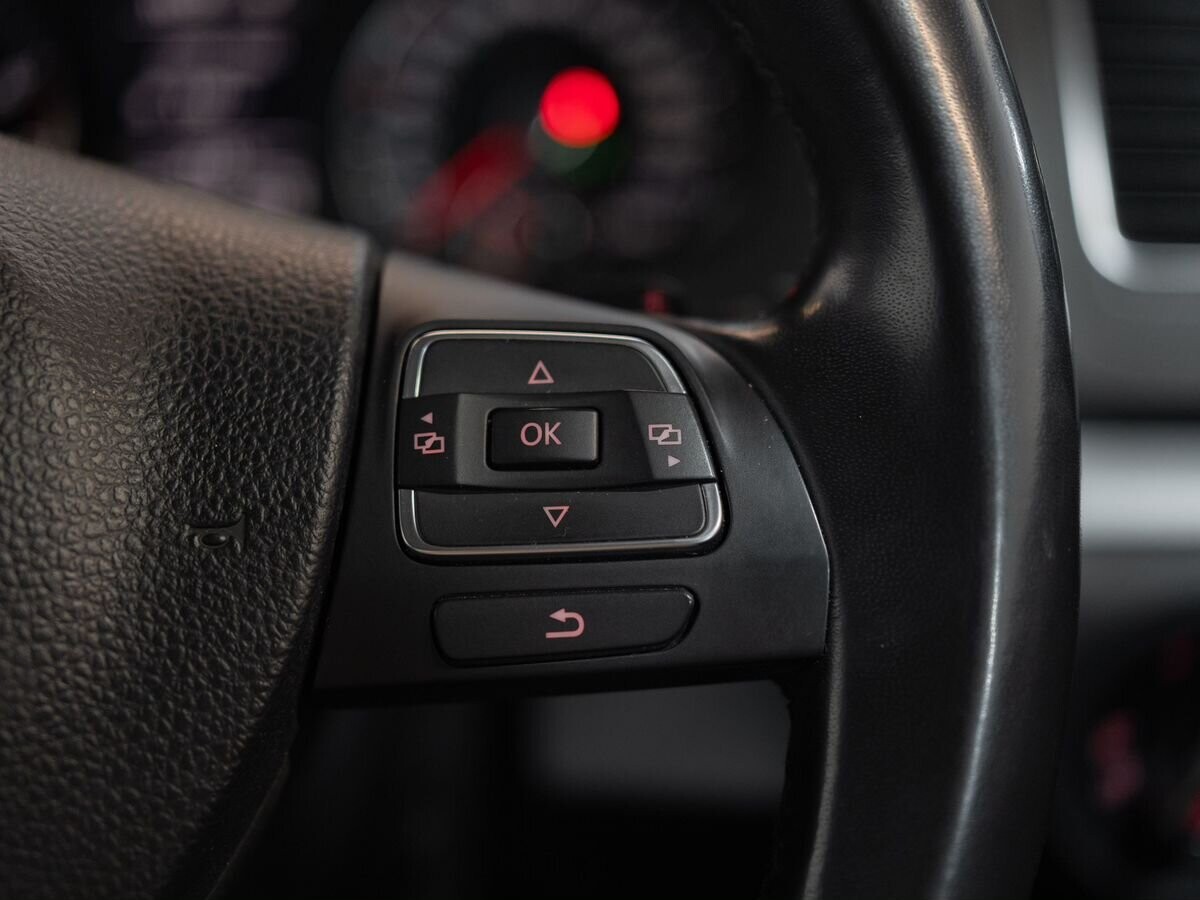 Volkswagen Sharan 2013 - фото автомобиля