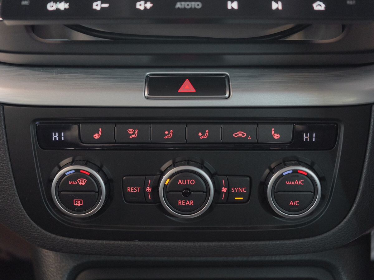 Volkswagen Sharan 2013 - фото автомобиля