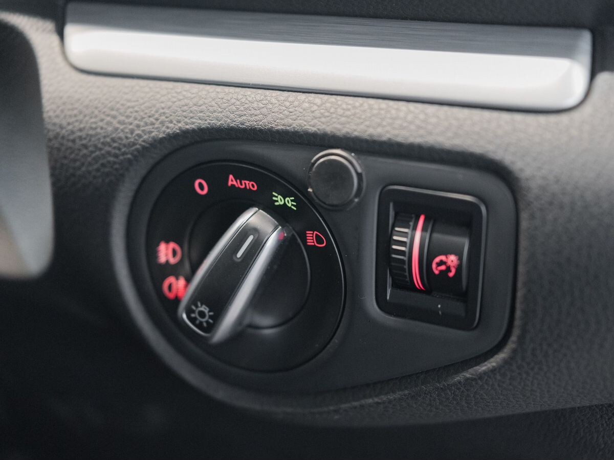 Volkswagen Sharan 2013 - фото автомобиля