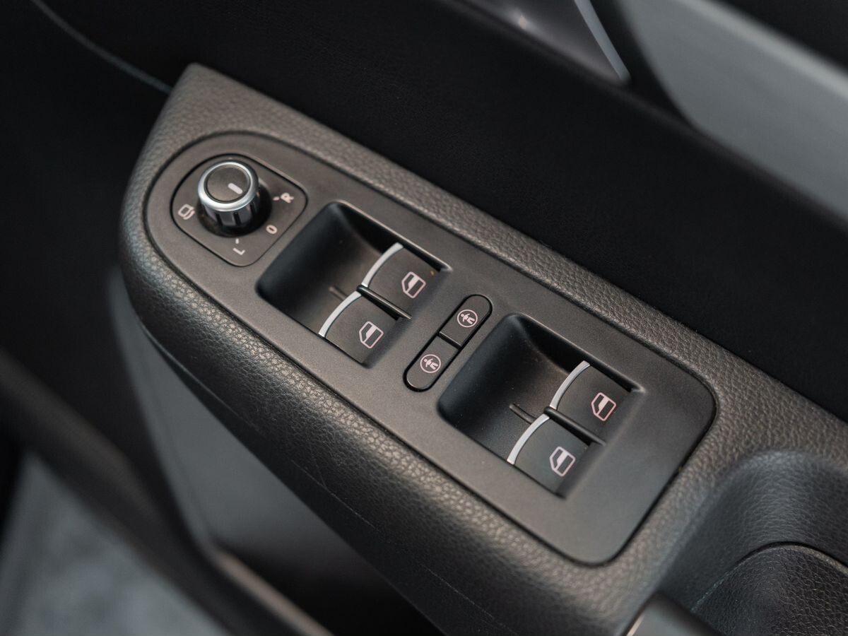 Volkswagen Sharan 2013 - фото автомобиля