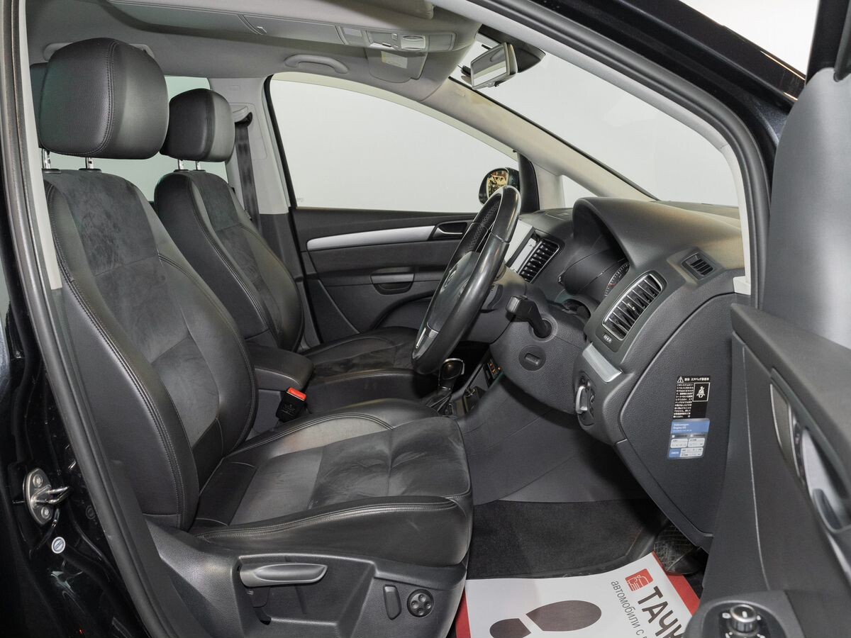 Volkswagen Sharan 2013 - фото автомобиля