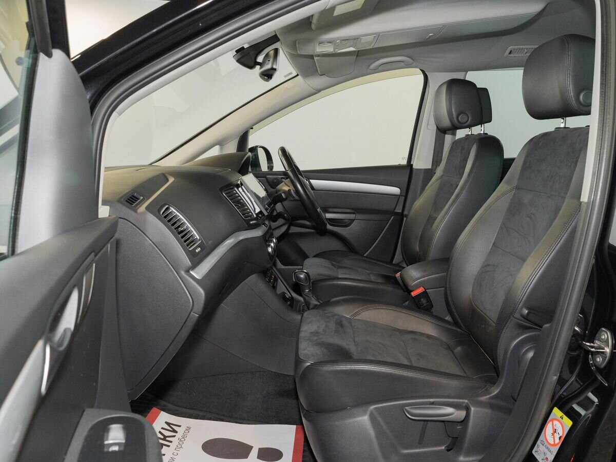 Volkswagen Sharan 2013 - фото автомобиля