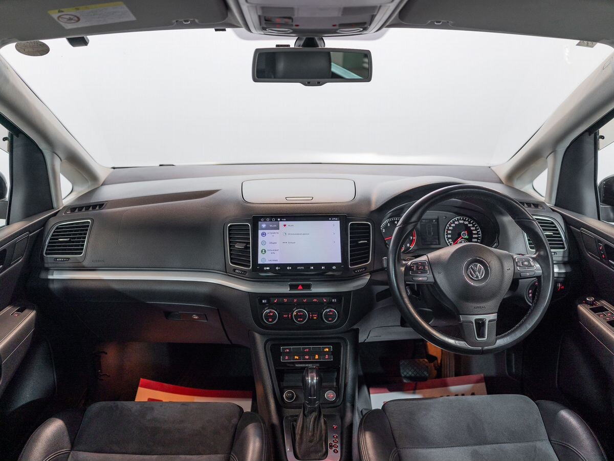 Volkswagen Sharan 2013 - фото автомобиля