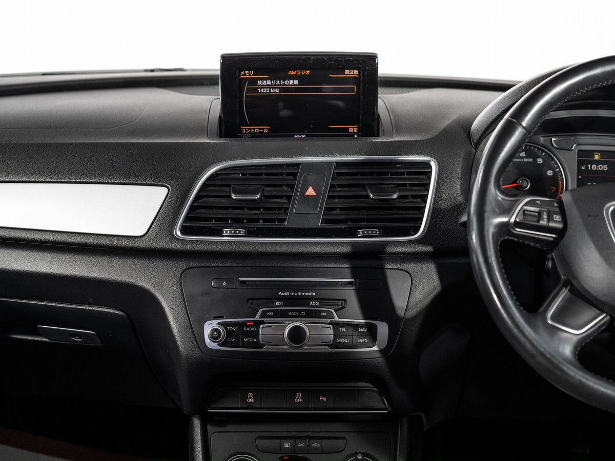 Audi Q3 2015 - фото автомобиля