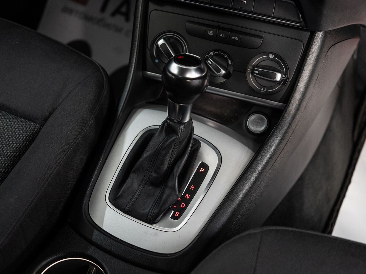 Audi Q3 2015 - фото автомобиля