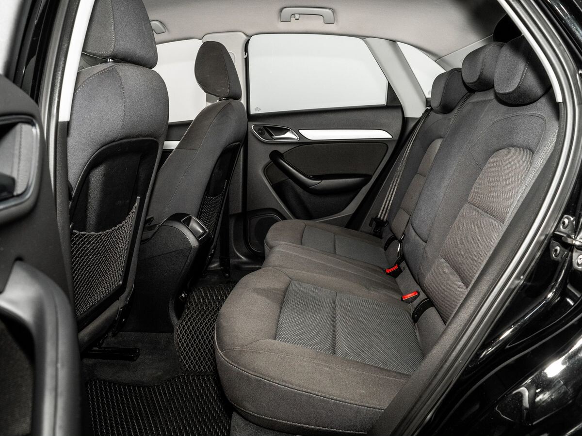 Audi Q3 2015 - фото автомобиля