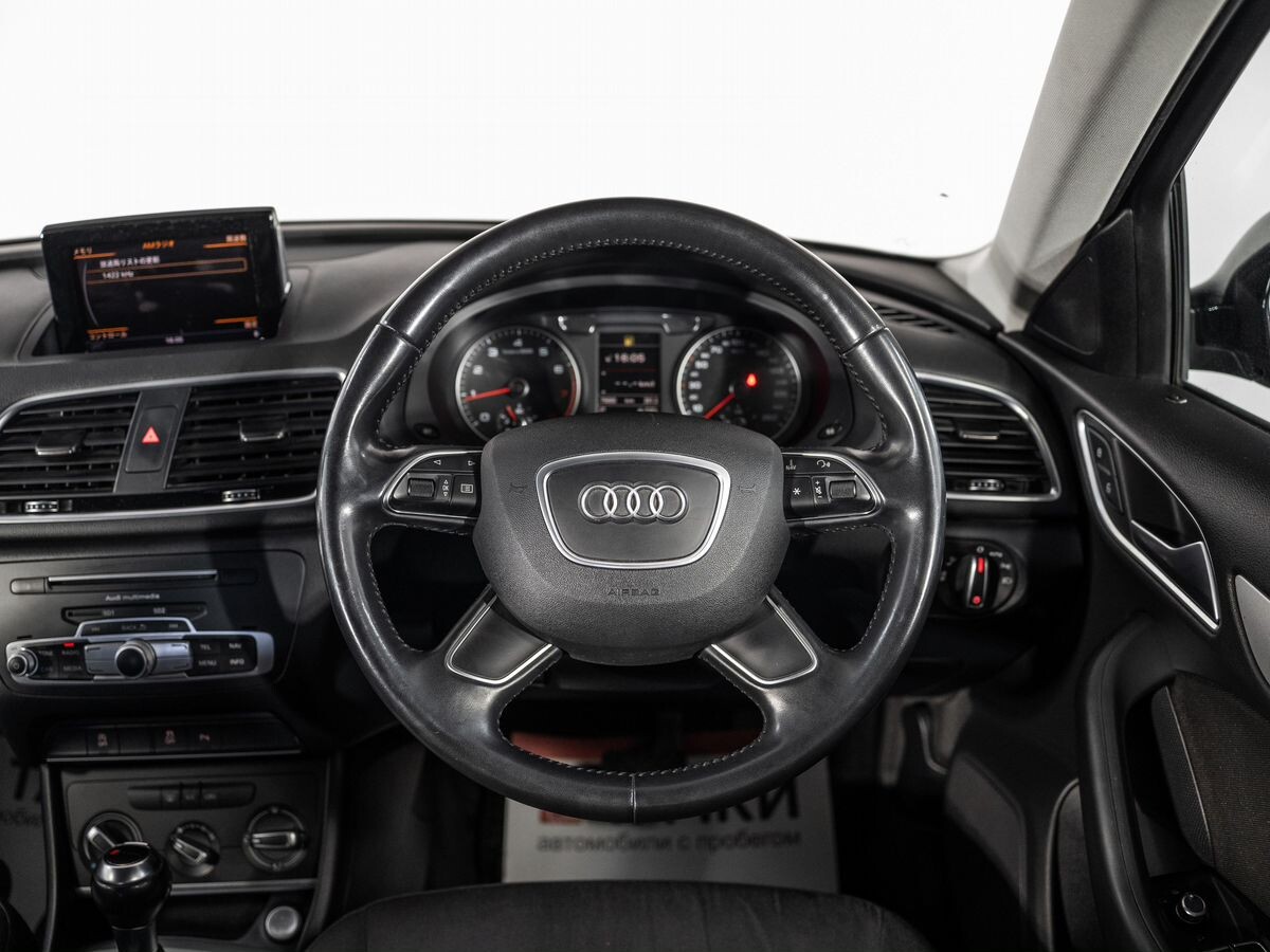 Audi Q3 2015 - фото автомобиля