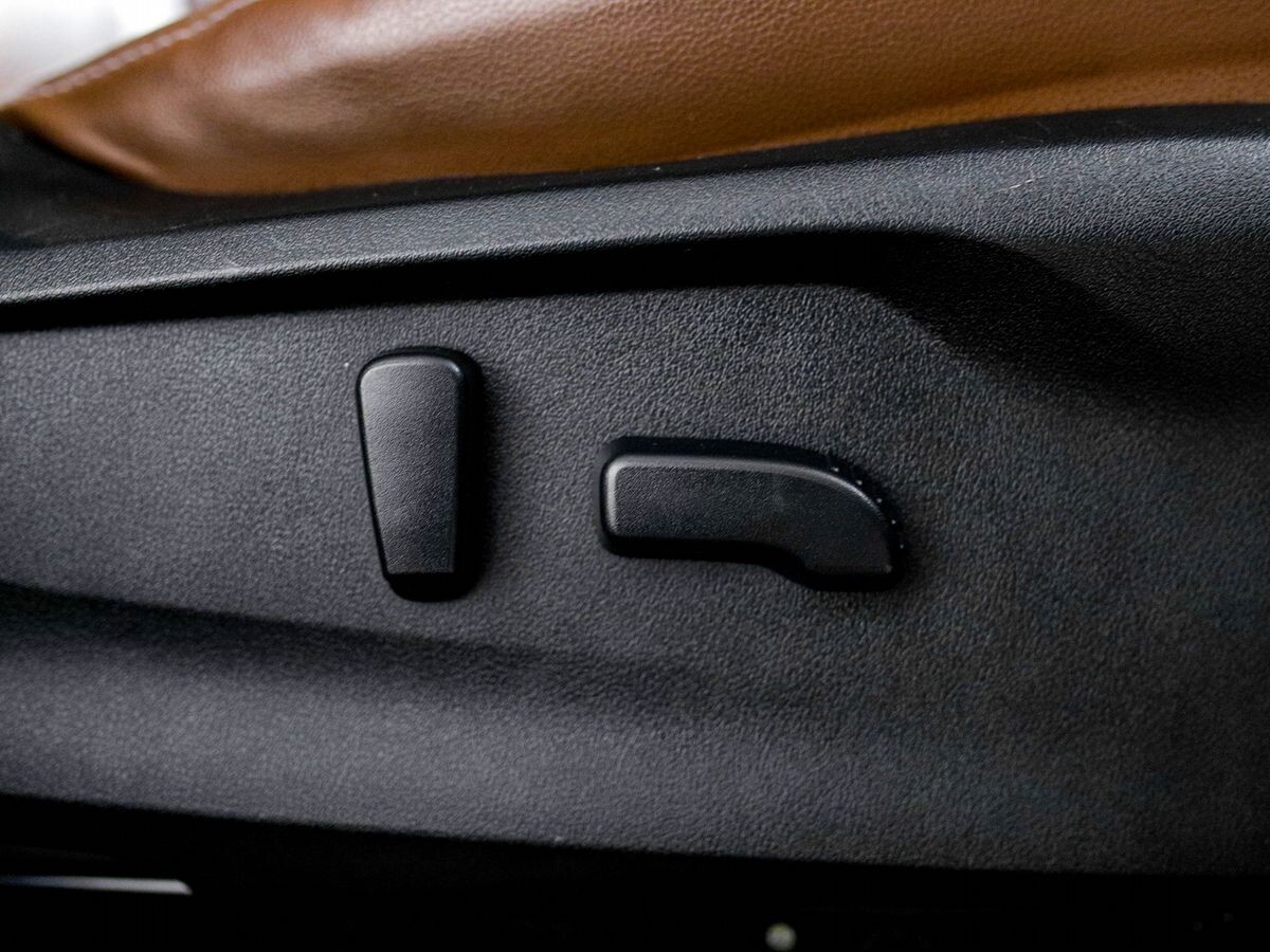 Subaru Forester 2019 - фото автомобиля