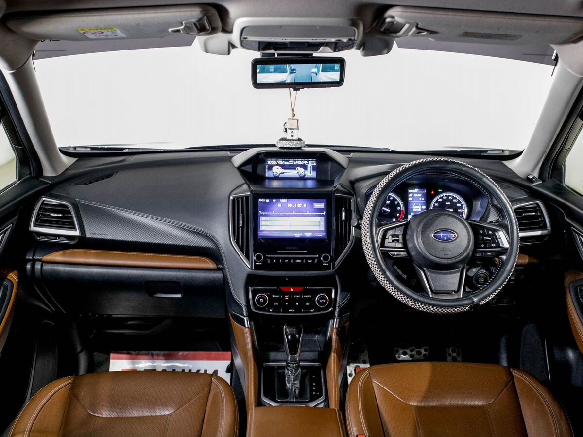 Subaru Forester 2019 - фото автомобиля