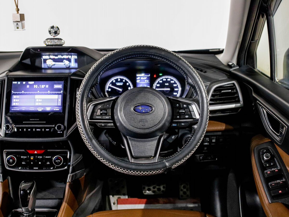 Subaru Forester 2019 - фото автомобиля