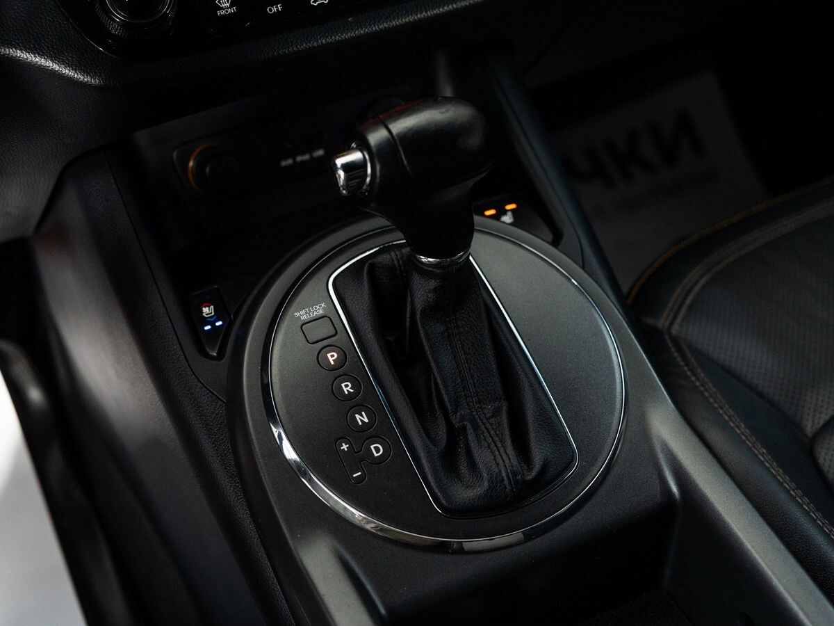 Kia Sportage 2010 - фото автомобиля