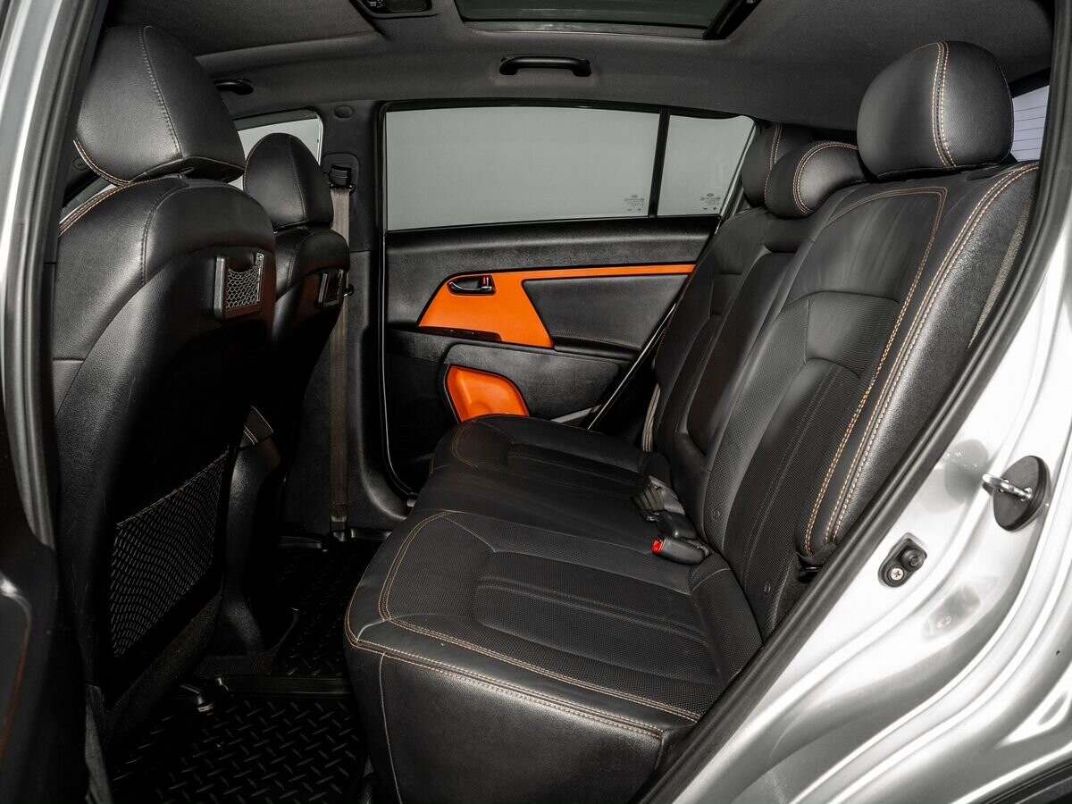 Kia Sportage 2010 - фото автомобиля