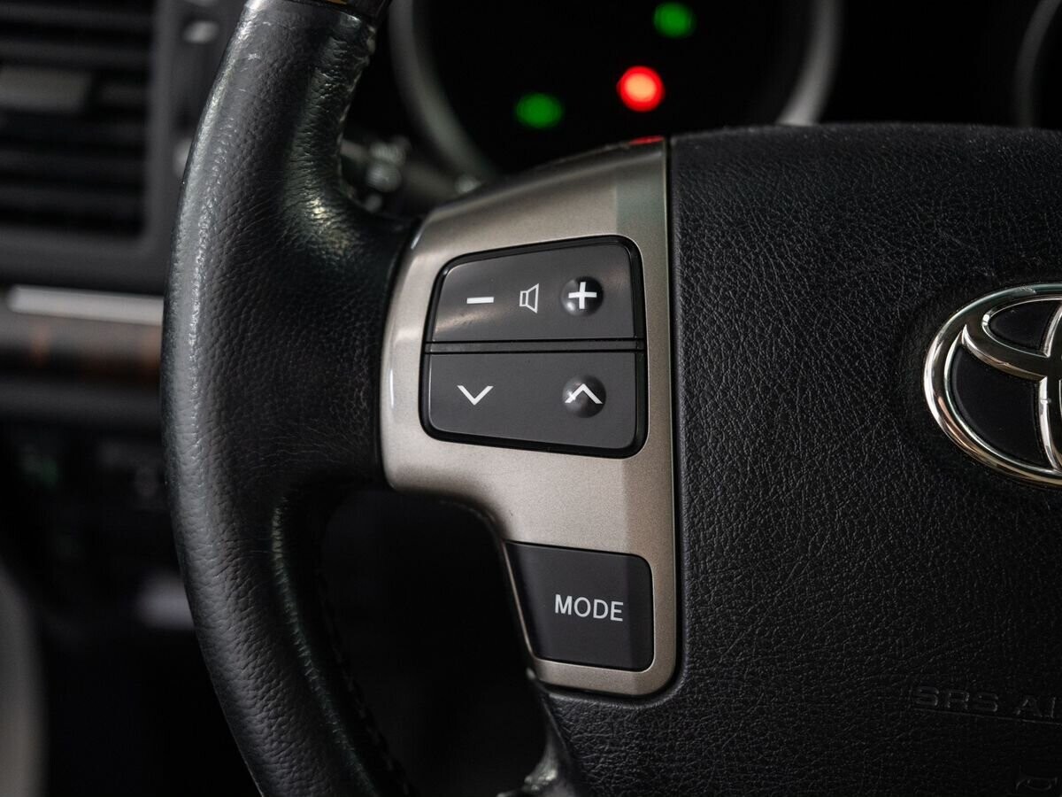 Toyota Land Cruiser 2008 - фото автомобиля