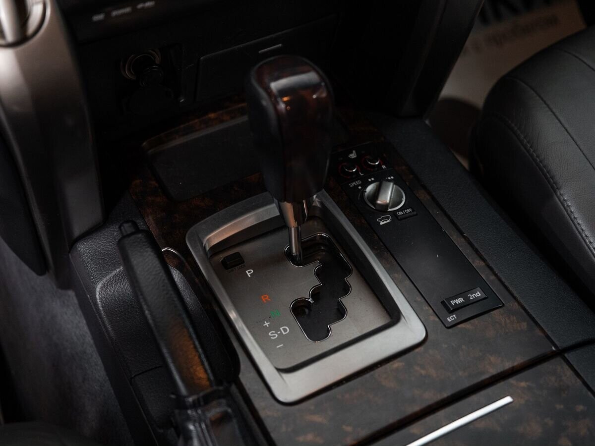 Toyota Land Cruiser 2008 - фото автомобиля