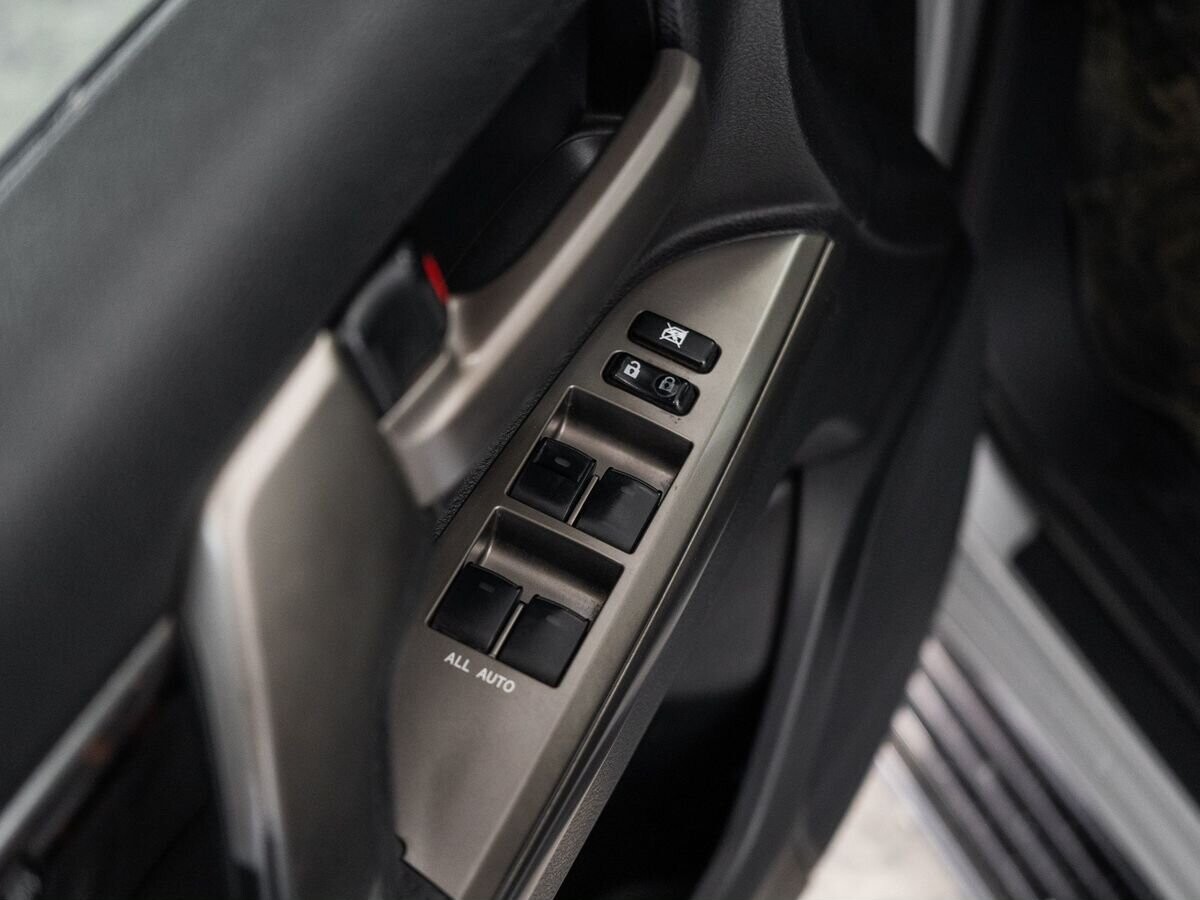 Toyota Land Cruiser 2008 - фото автомобиля