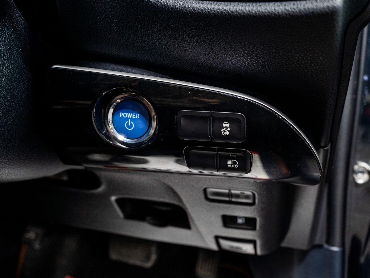 Toyota Prius 2016 - фото автомобиля