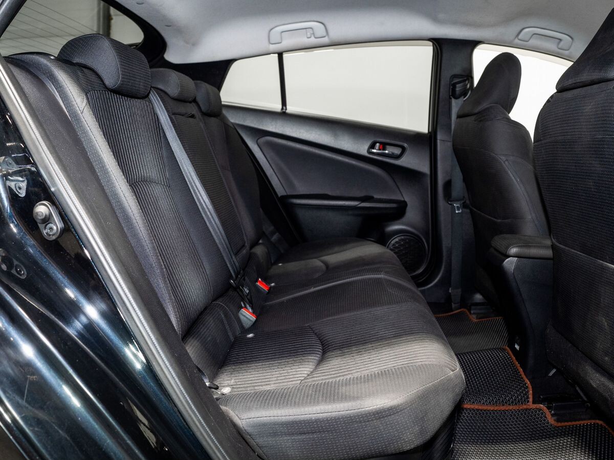 Toyota Prius 2016 - фото автомобиля