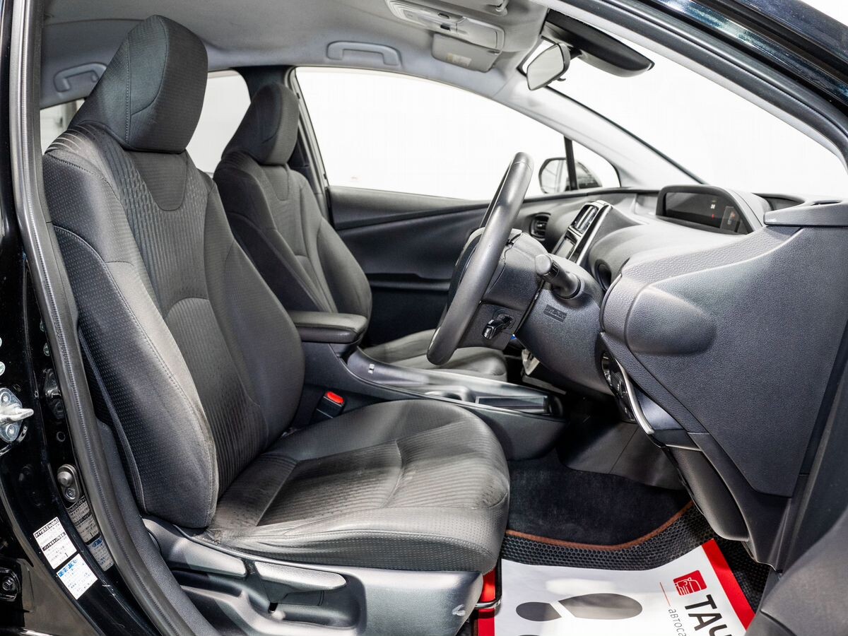 Toyota Prius 2016 - фото автомобиля