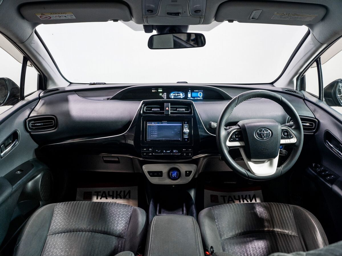 Toyota Prius 2016 - фото автомобиля