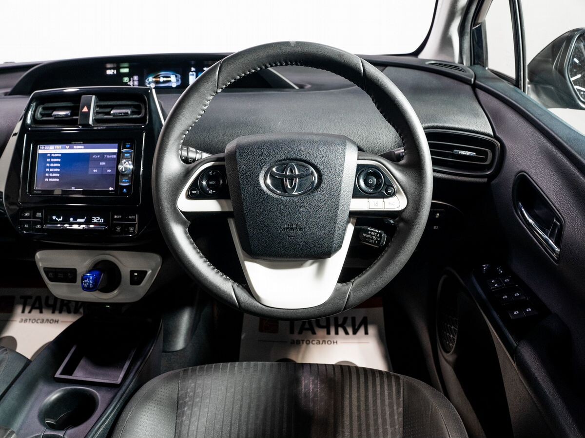 Toyota Prius 2016 - фото автомобиля